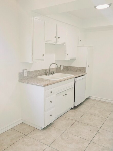 Primary Photo - 8919 Longden Ave