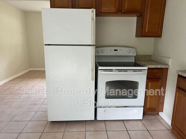 Building Photo - 2205 NE 14th Ave