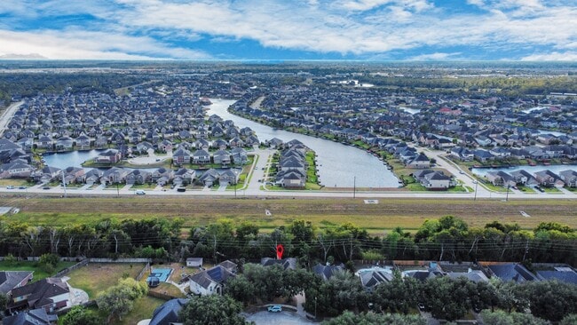 Building Photo - 1607 Parkview Ln