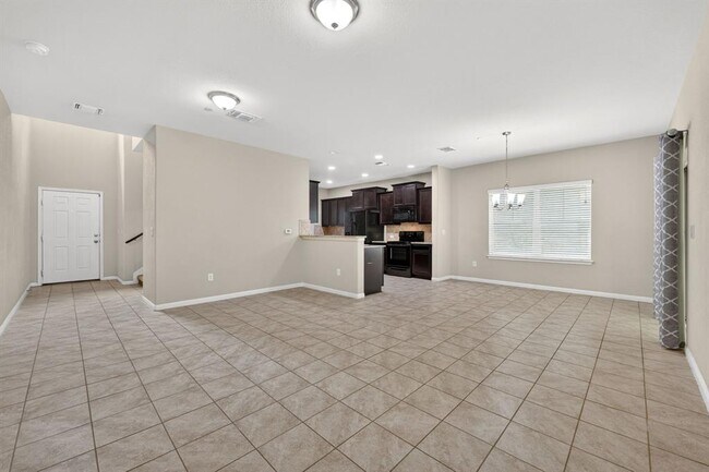 Building Photo - 516 E Slaughter Ln