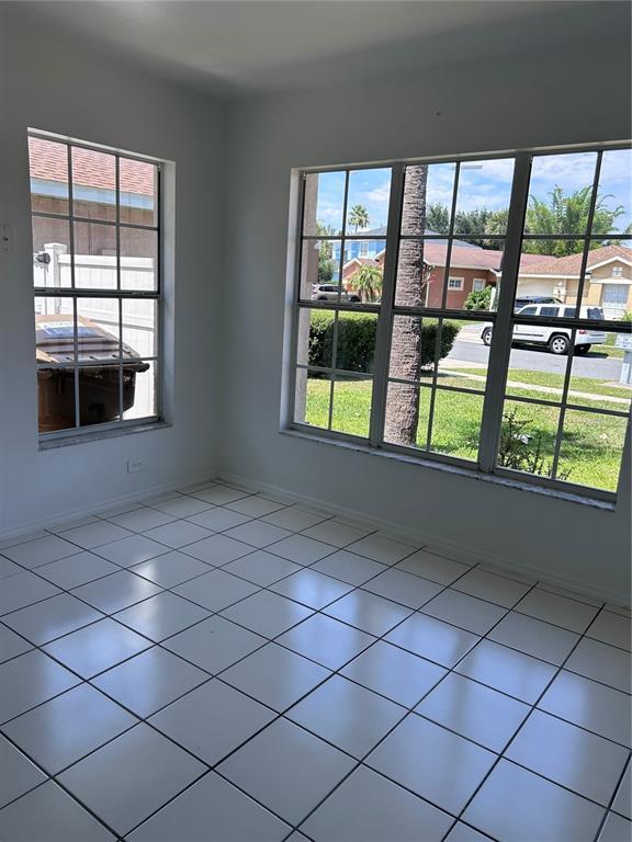 Building Photo - 2608 Spring Hill Dr