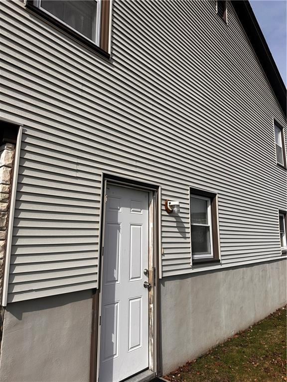 Building Photo - 24 Lewis St