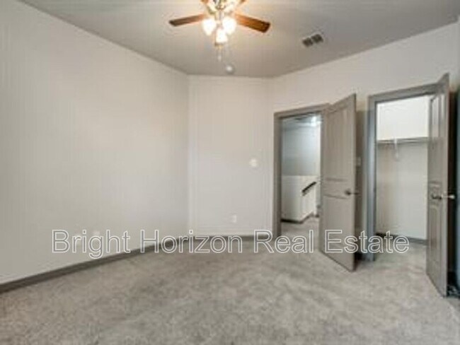 Building Photo - 10612 Tube Dr