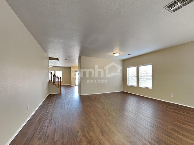 Building Photo - 2538 W Bloch Rd