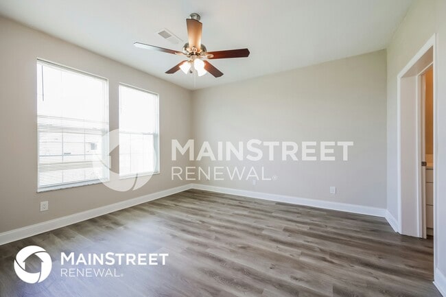 Building Photo - 3202 6th St W