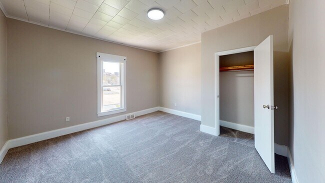 Building Photo - 33 Westminster Ave