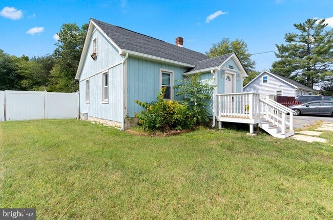 Building Photo - 7523 Webster Ln