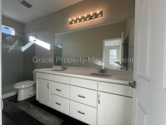 Building Photo - 9661 Truckee St