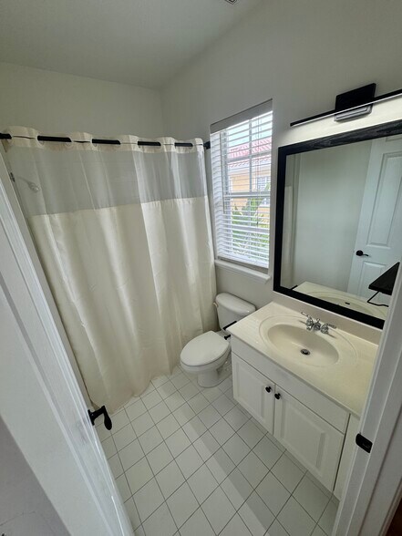 3rd bathroom - 898 University Blvd