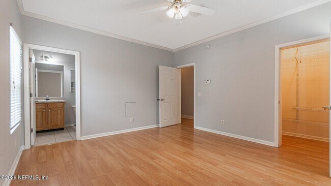 Building Photo - 3237 Mayflower St