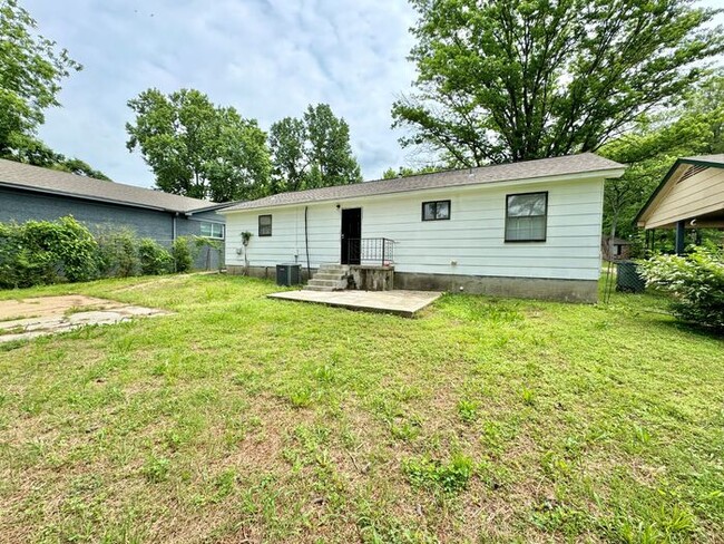 Building Photo - 3383 Seaforth Dr