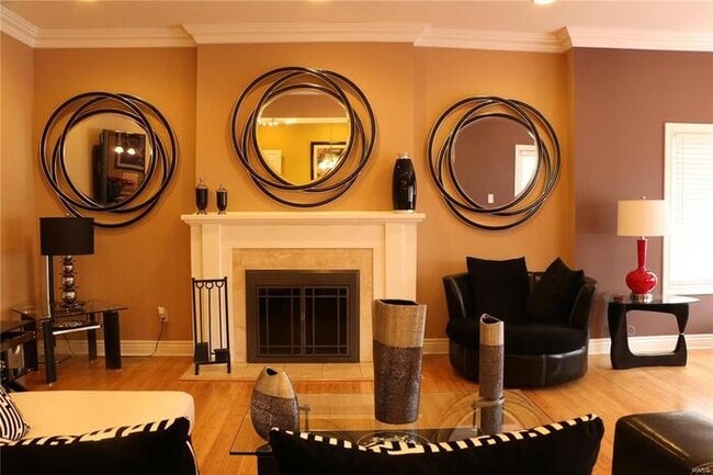 Building Photo - Fantastic 4bd/4ba home! Let yourself in!