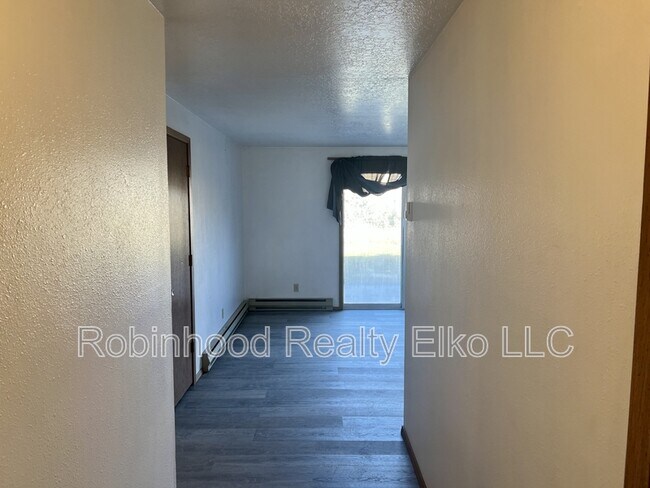 Building Photo - 358 Parkchester Dr