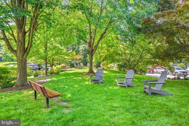 Building Photo - 5902 Mt Eagle Dr