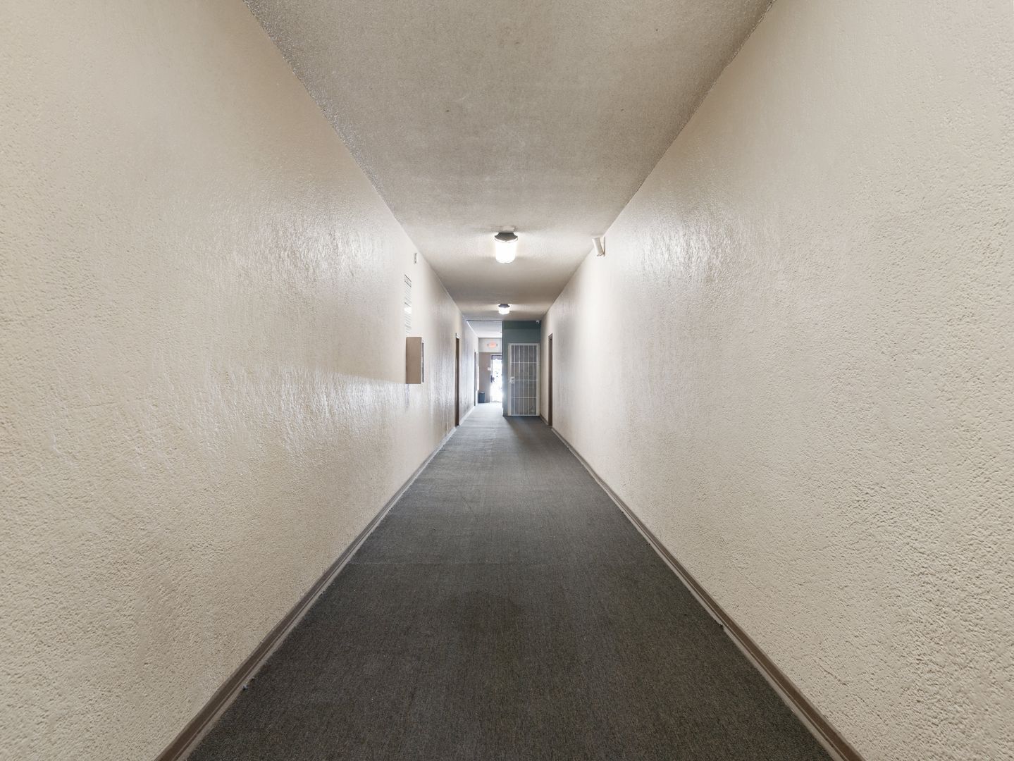 Building Photo - 1324 N Peterson Ave