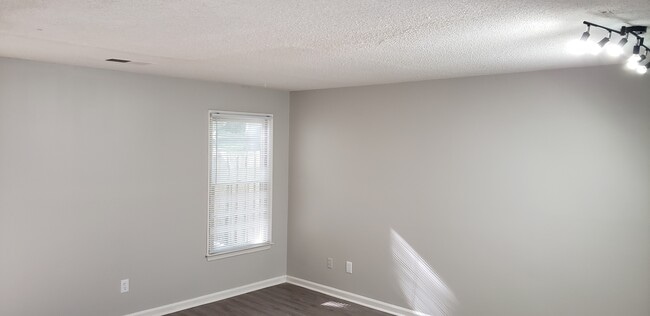 Building Photo - 4385 Baylor St