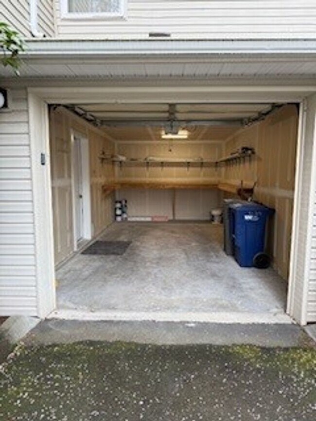 Building Photo - 2 bedroom 2 bath First Floor Condo w/attached garage $2298 per month.
