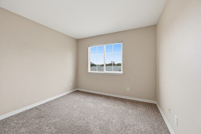 Building Photo - $2,260.95 - 2 Bed, 2 Bath Condo in Parker with In Unit Laundry and Central AC!