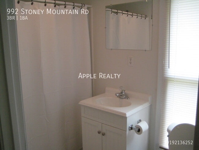 Building Photo - 992 Stoney Mountain Rd