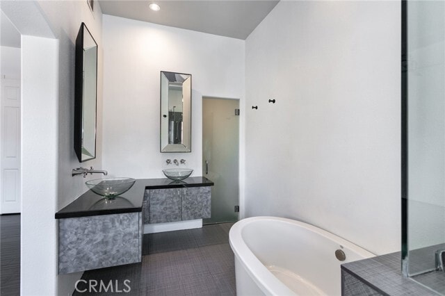 Building Photo - 1175 Corte Riviera