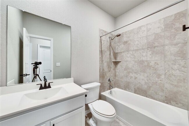 Building Photo - 5905 Giovanni Pl