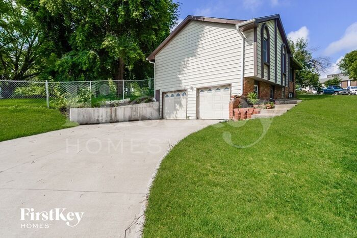 Building Photo - 7305 NW 76 Pl