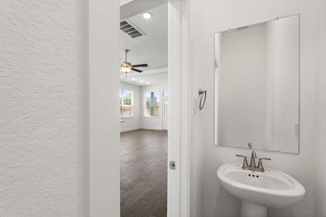 Building Photo - Park Hill Court, Stafford, TX 77477 - 3 BR 2.5 BA single-family home