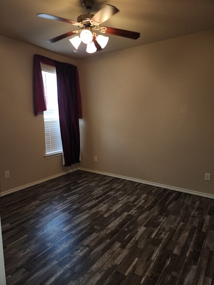 Building Photo - 5813 Paluxy Sands Trl