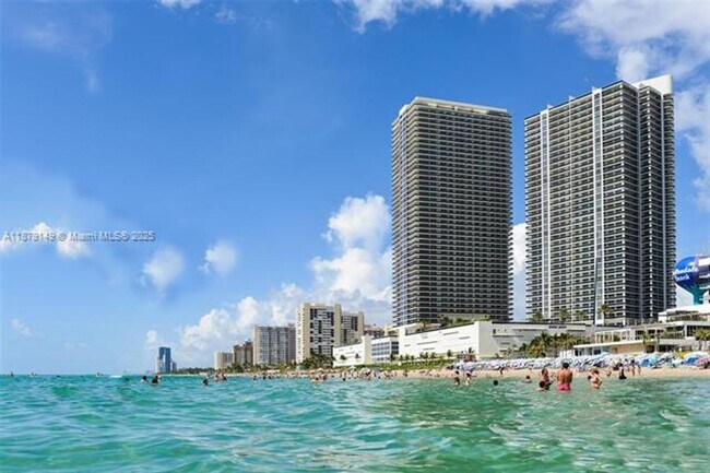 Building Photo - 1800 S Ocean Dr