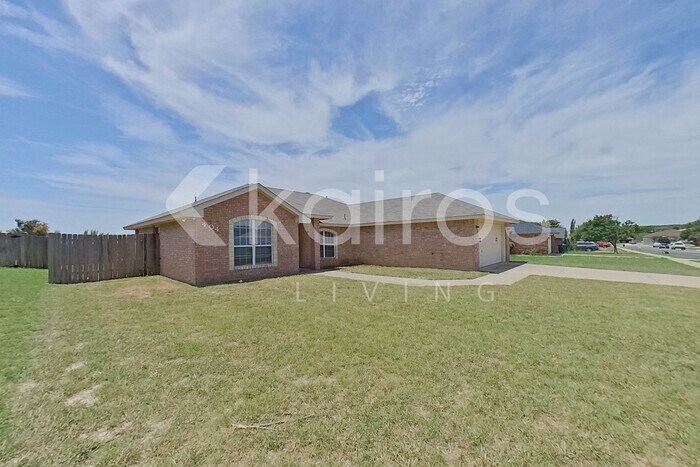 Building Photo - 404 Ali Dr