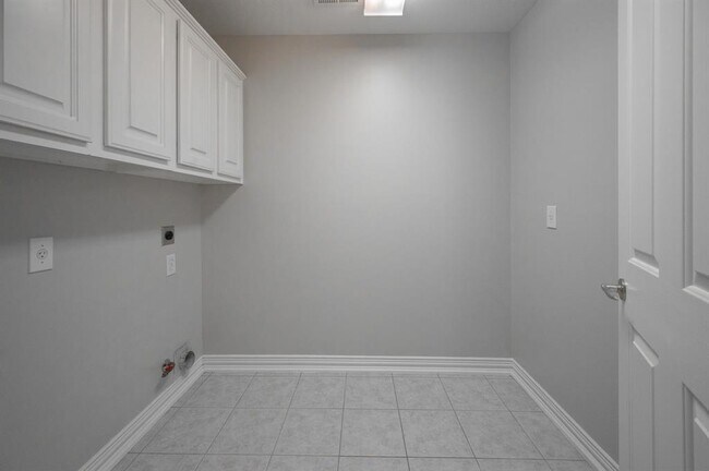 Building Photo - 2373 Indigo Harbour Ln
