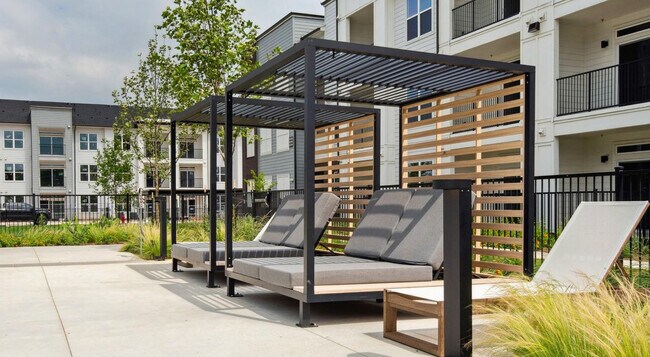 Building Photo - 1301 Leah Ave