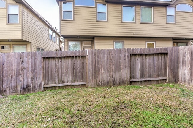 Building Photo - 19 Cheswood Manor Court