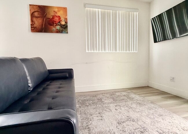 Building Photo - 2-212 E 29th St