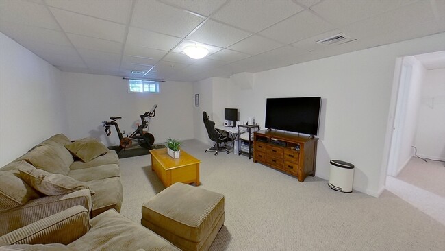 Building Photo - 206 Tamarack Ln
