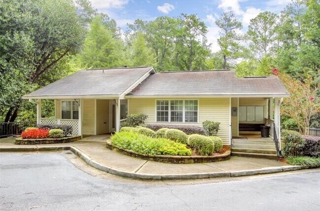 Clubhouse - 6800 Glenridge Dr