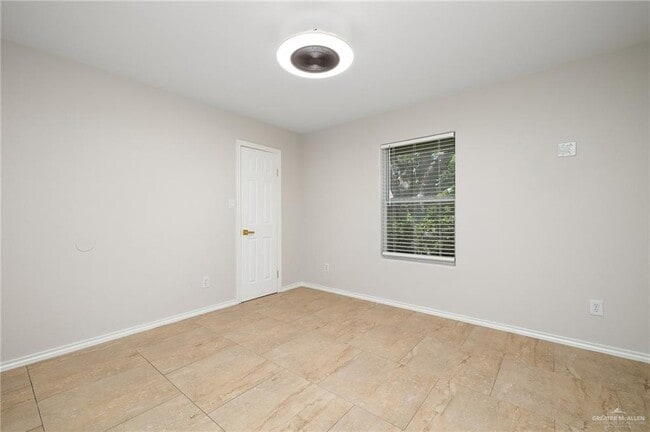 Building Photo - 17 West St