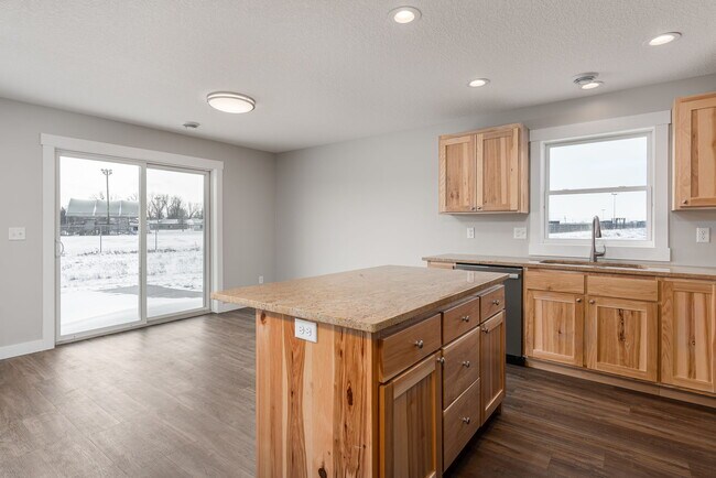 Building Photo - 102 7th Ave NW