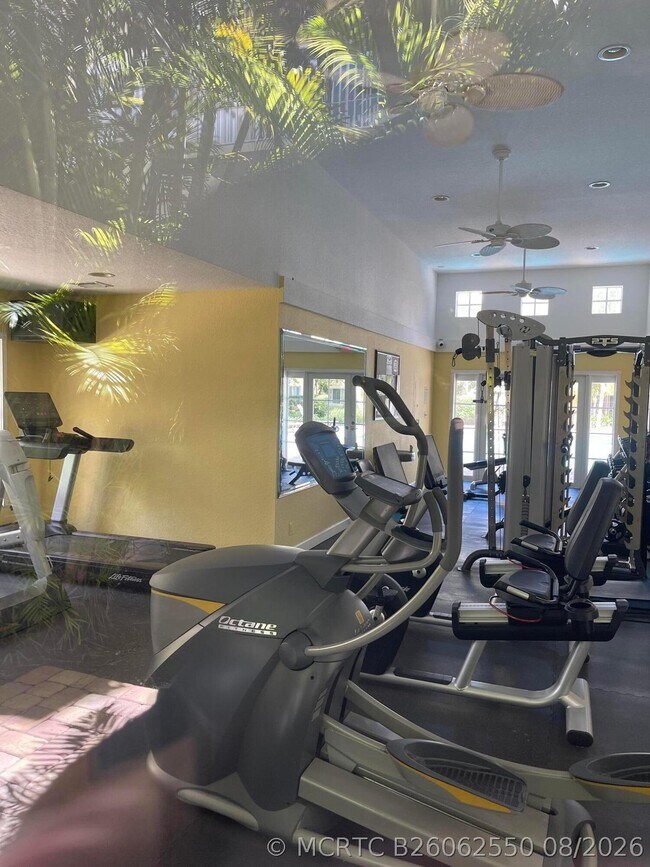 Building Photo - 1515 E Broward Blvd