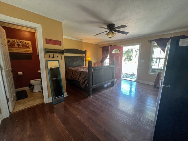 Building Photo - 9500 Mayfield Ave