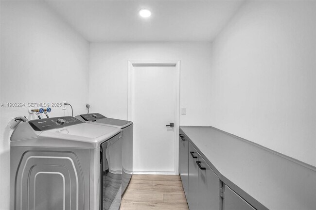 Building Photo - 11476 Sundance Ln