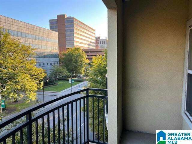 Building Photo - 2020 5th Ave