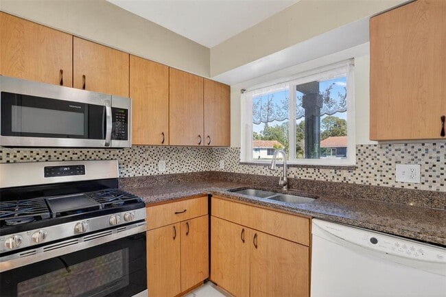 Building Photo - 10659 Windsor Ct