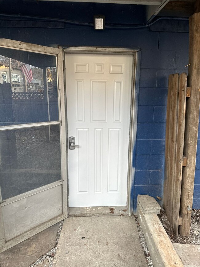 Building Photo - 415 Wood St