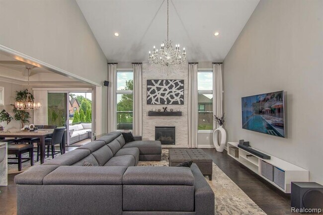 Building Photo - 53081 Enclave Cir
