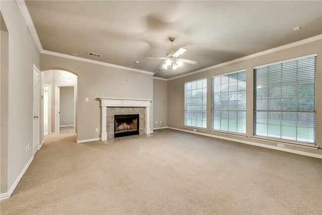 Building Photo - 2016 Deer Path Ct