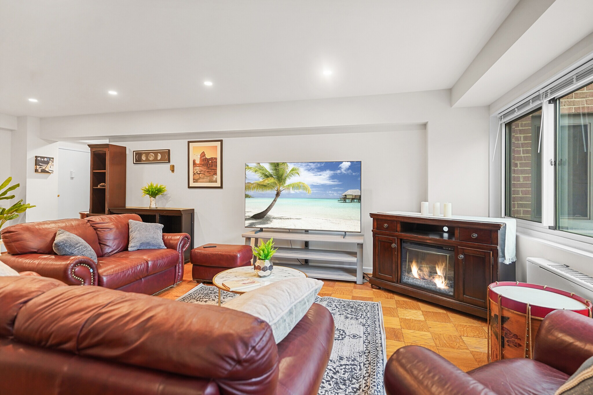 Building Photo - 4201 Cathedral Ave NW