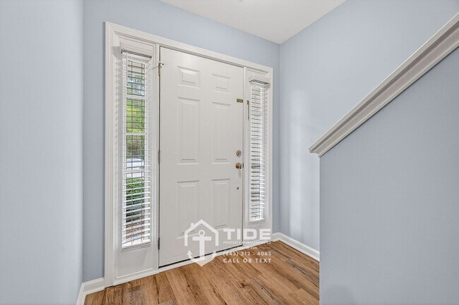 Building Photo - Townhome Living on Daniel Island