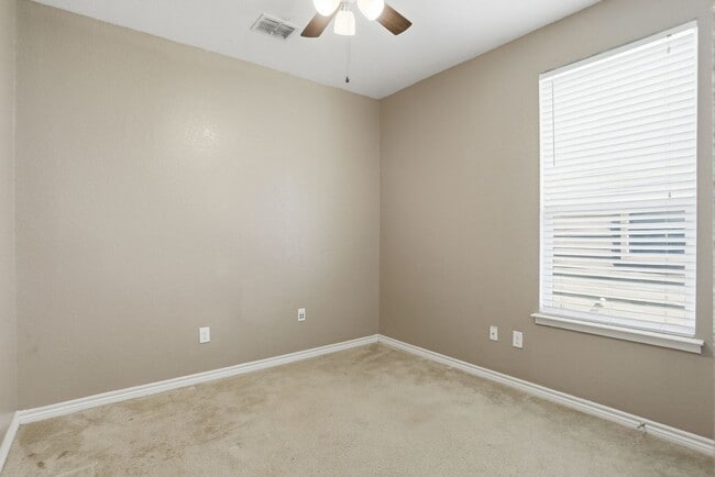 Building Photo - Single-Story Solar-Powered Home Near Braunig Lake – Comfortable & Convenient!