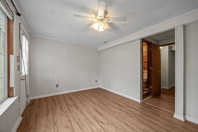 Building Photo - 7716 Sandra Ln